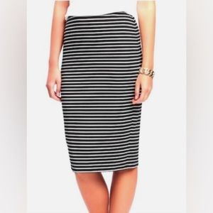 Old Navy Black and White Striped Pencil Skirt